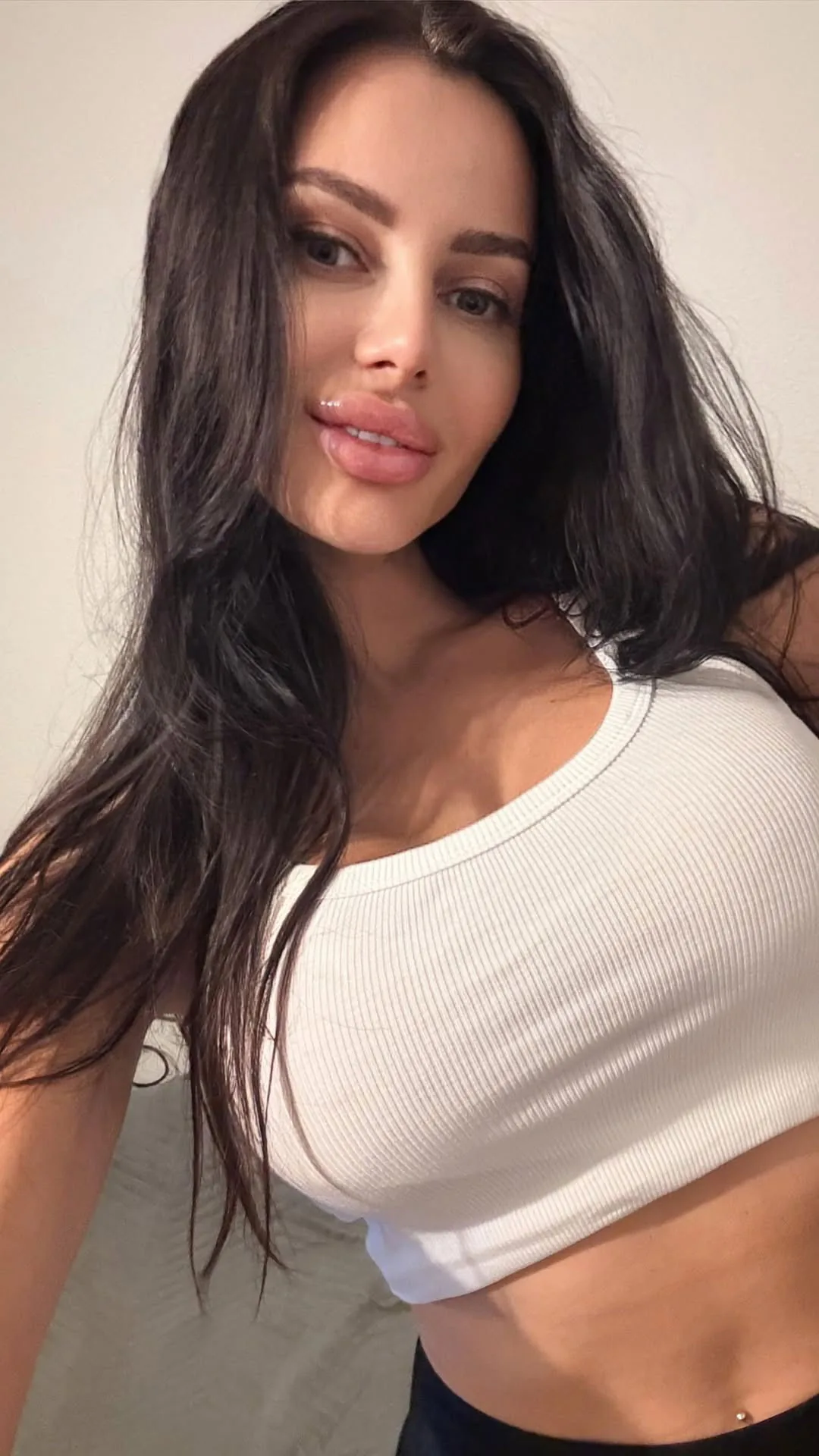 Elin escort 